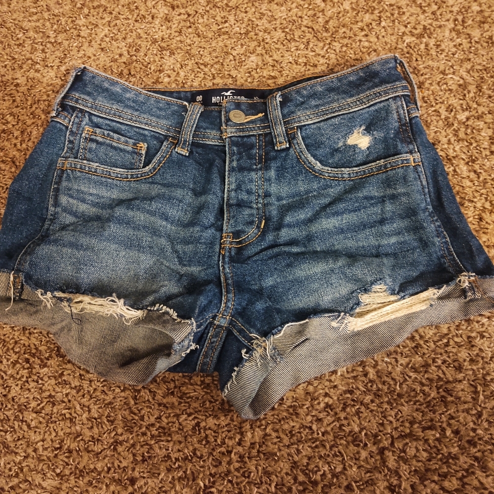 Hollister Low- Rise Boyfriend Jean Shorts